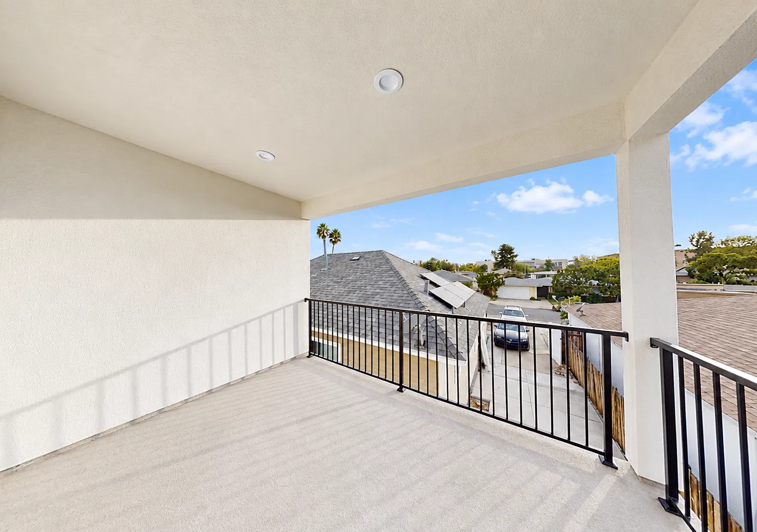 4BD/2BA on the Corner of Catoctin and Montezuma — Photo 3