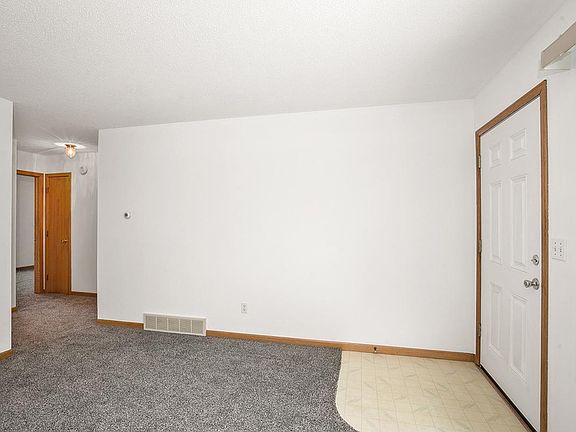3rd image of 13092 Edgerton Ave