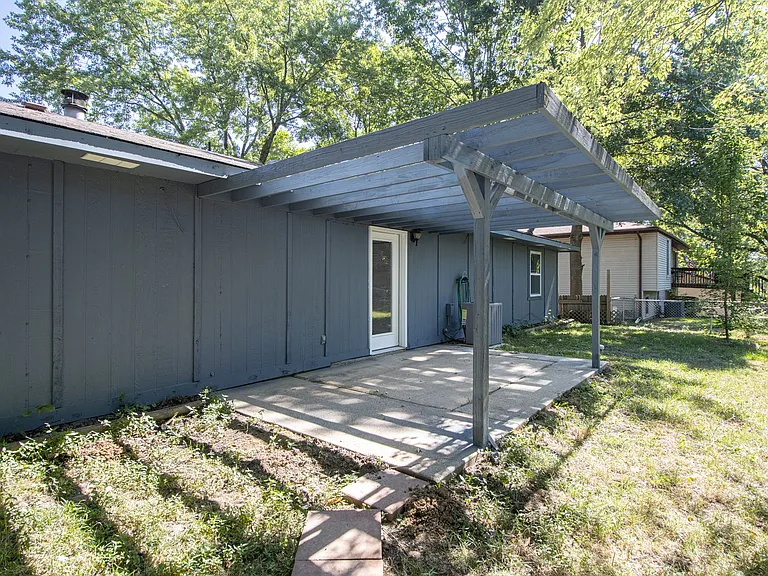 4712 Salem Dr — Photo 4