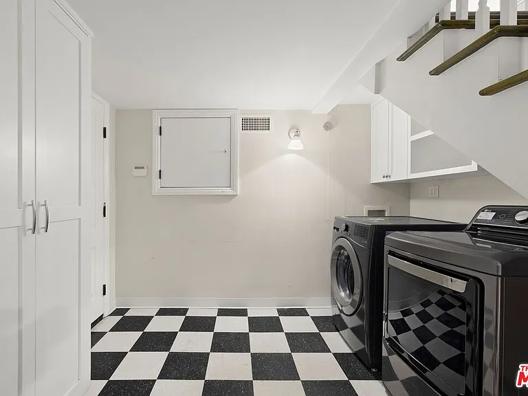 735 Thayer Ave — Photo 10