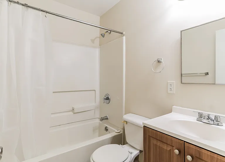 1344 Southfield Dr S — Photo 9
