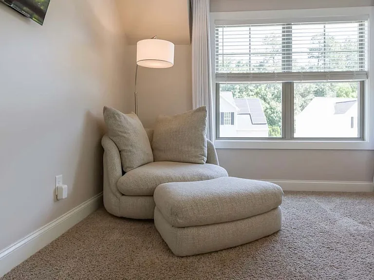 8425 Hobhouse Cir — Photo 30