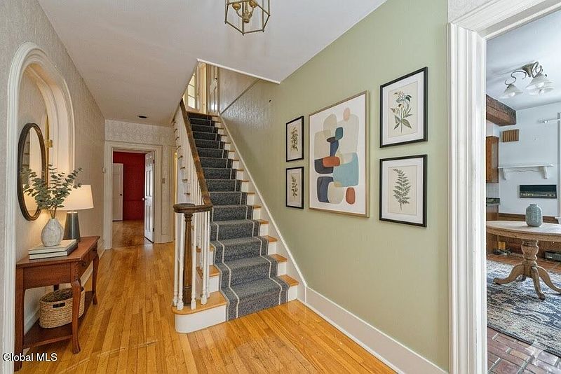 3rd image of 3 Groesbeck Place