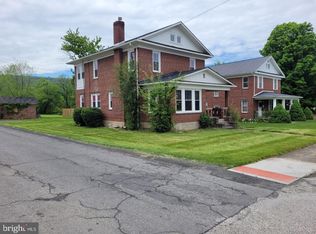 309 N High St, Romney, WV 26757