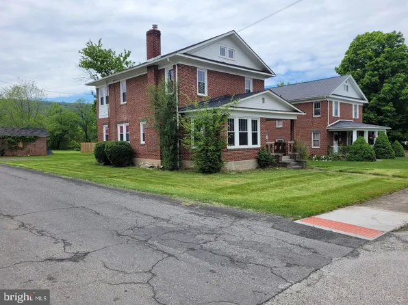 309 N High St, Romney, WV 26757