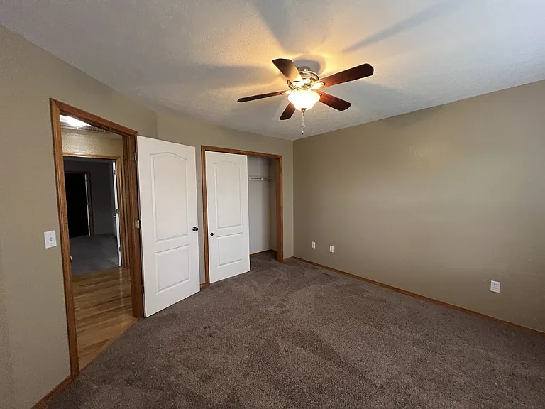 161 Shadowview Dr — Photo 24