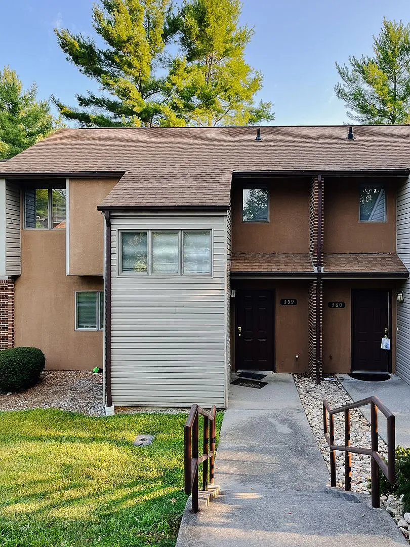 3 Bedroom 2.5 Bath Townhouse — Photo 1