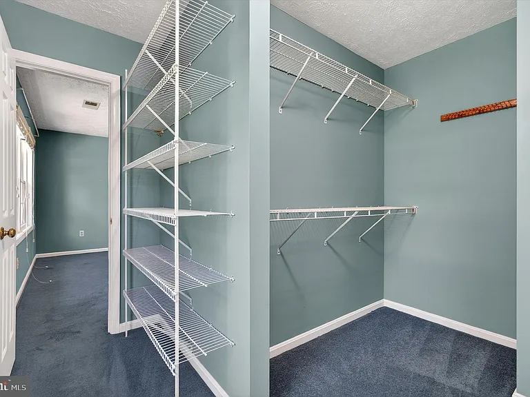 8405 Overlook St — Photo 18