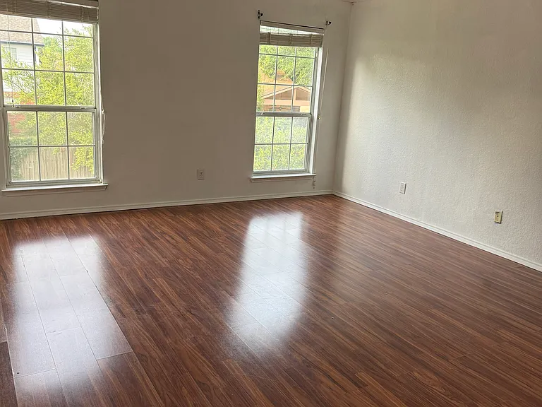 8617 Sabinas Trl — Photo 6