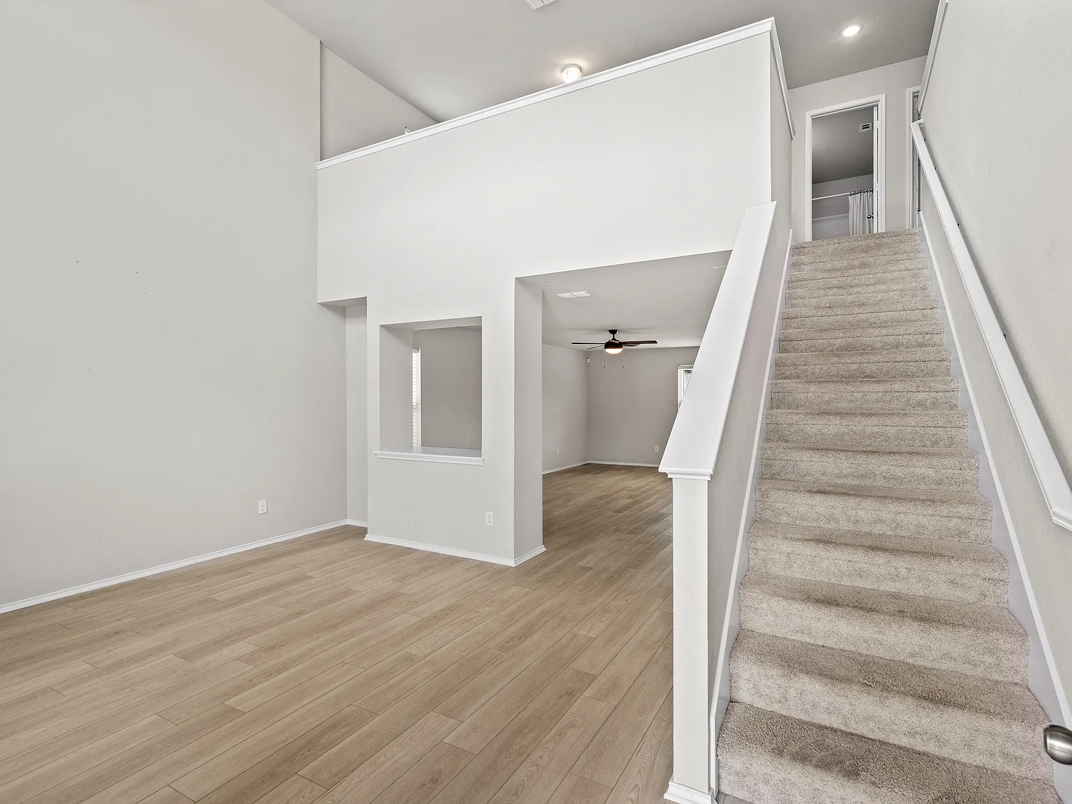 4 bed, 2.5 bath, 2389 sqft, $2,525 — Photo 3