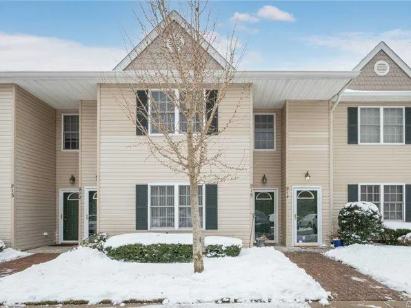 915 Altessa Blvd, Melville, NY 11747