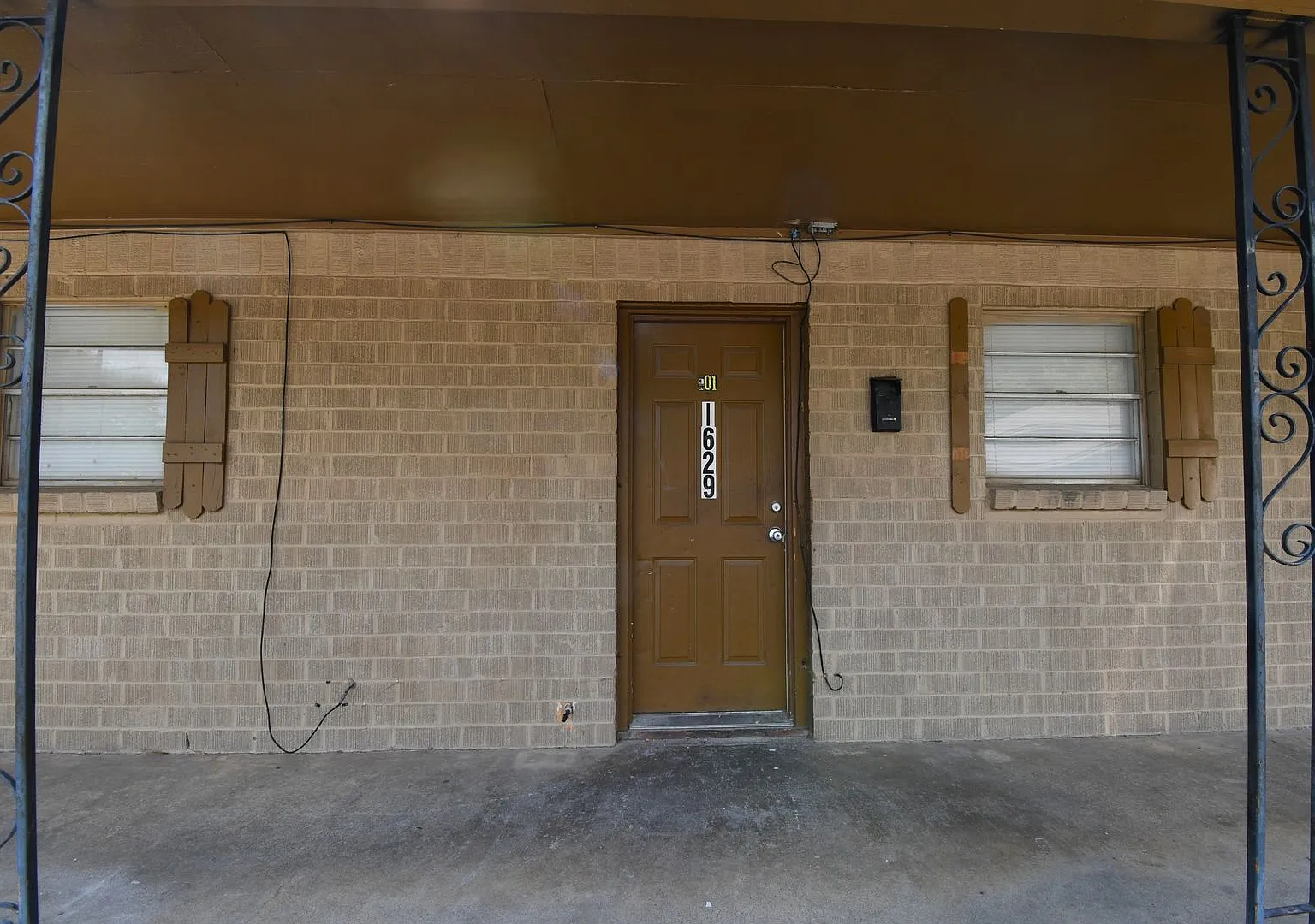 1629 W Mims St — Photo 1