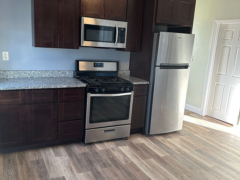 1st image of 147 Regent Ave Floor 3