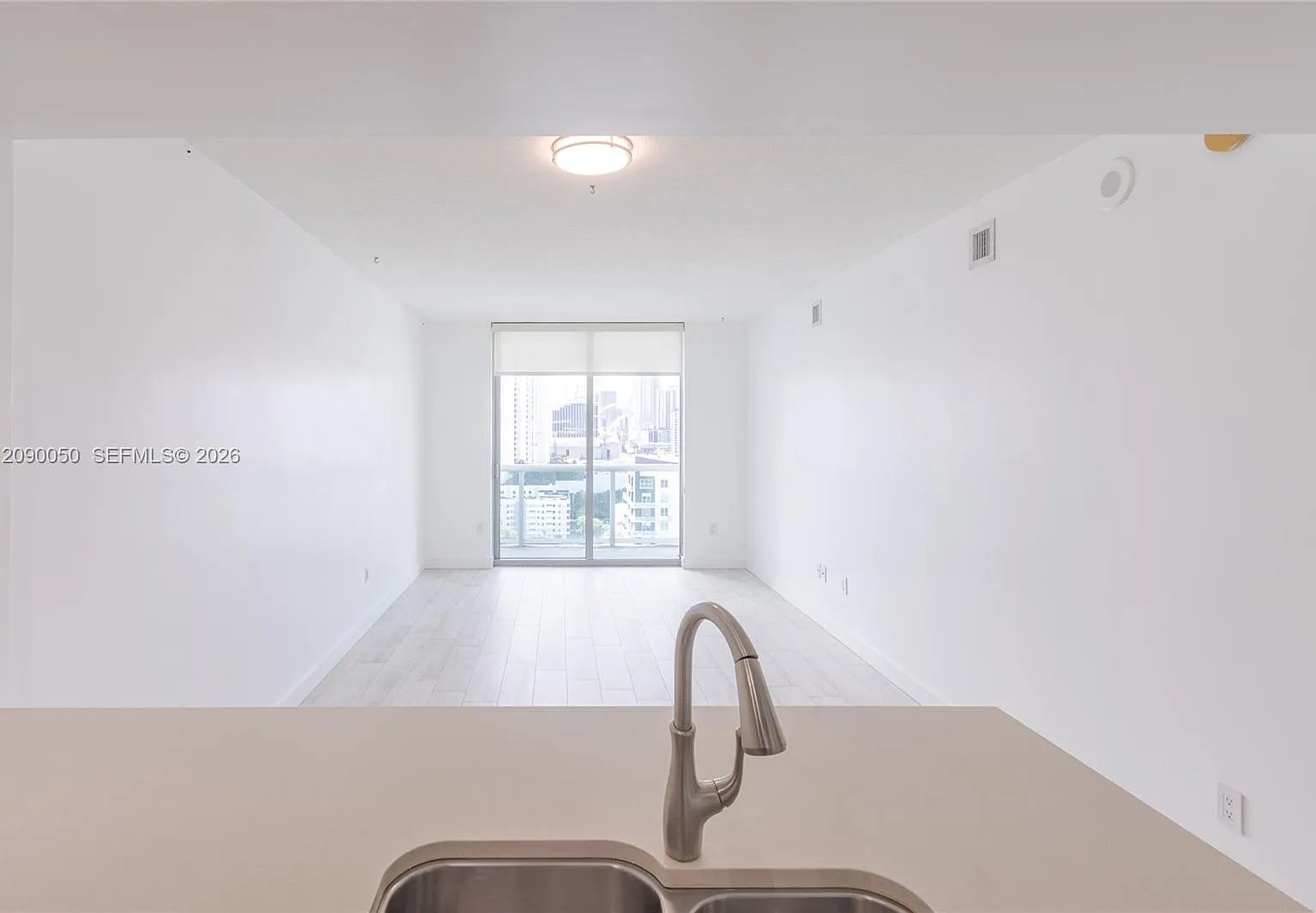 Gallery Art Condo — Photo 2