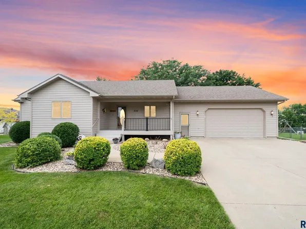 204 S Carlson St, Humboldt, SD 57035