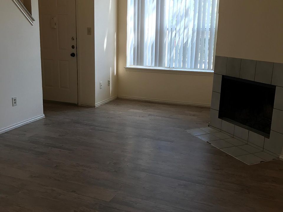 1st image of 718 S Oak St APT B