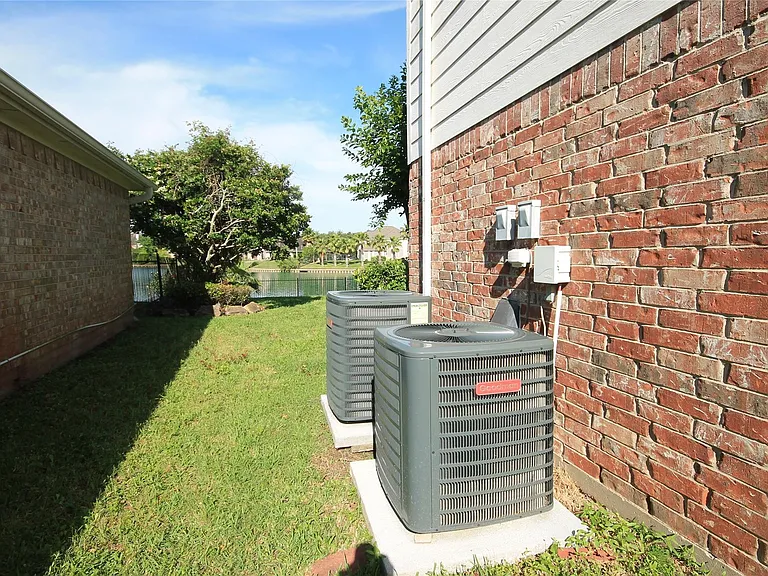 6714 Portuguese Bend Dr — Photo 30