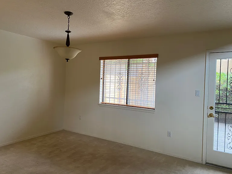 7335 Prairie Rd NE — Photo 10