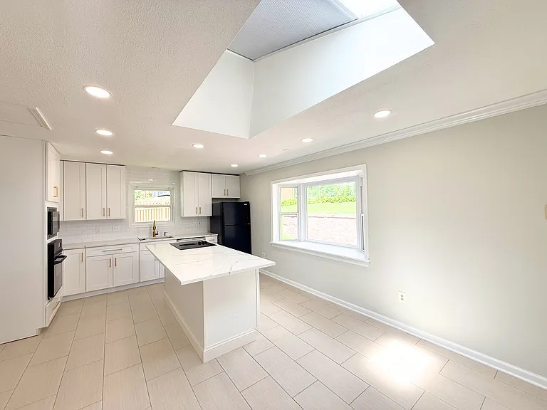 12915 Grenoble Dr — Photo 3