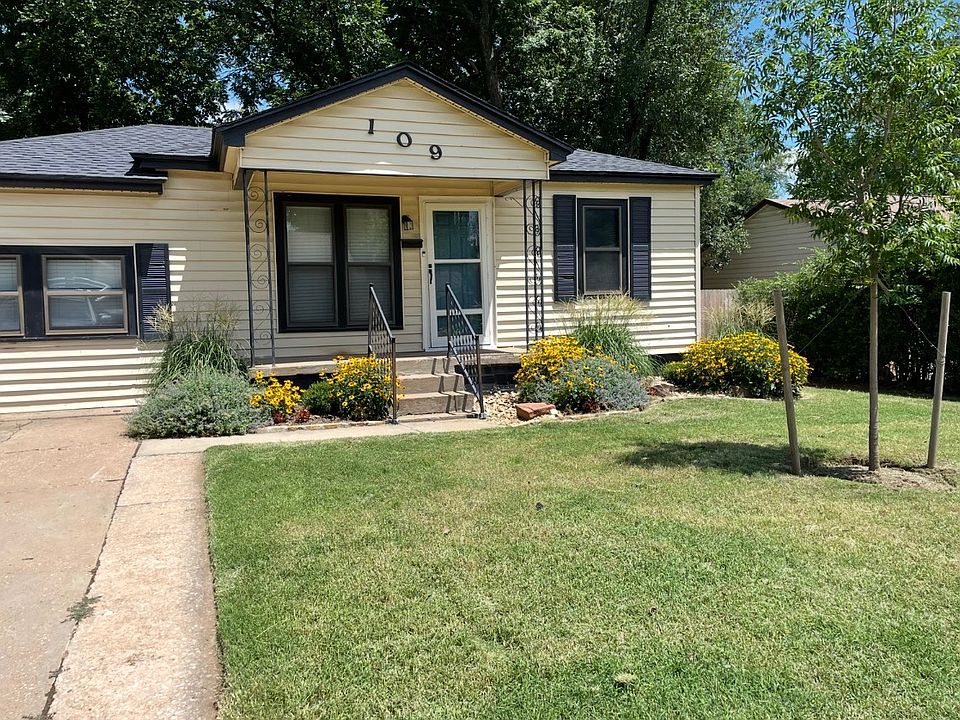 1st image of 109 E 11th St