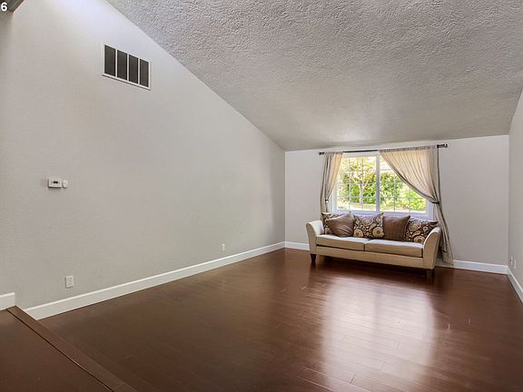 5th image of 2705 SE Hicklin Ct