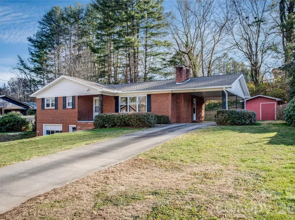 52 Broad St, Waynesville, NC 28786