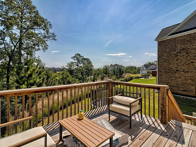 558 Mahonia Rd — Photo 47