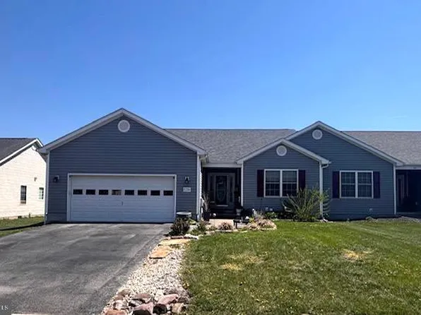 120 Peter Rabbit Dr, Ranson, WV 25438