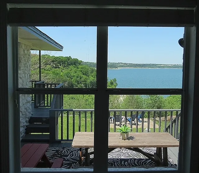 4724 Lakeview Dr — Photo 16