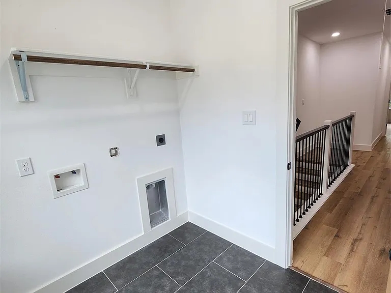 316 S Sandra St #A — Photo 22