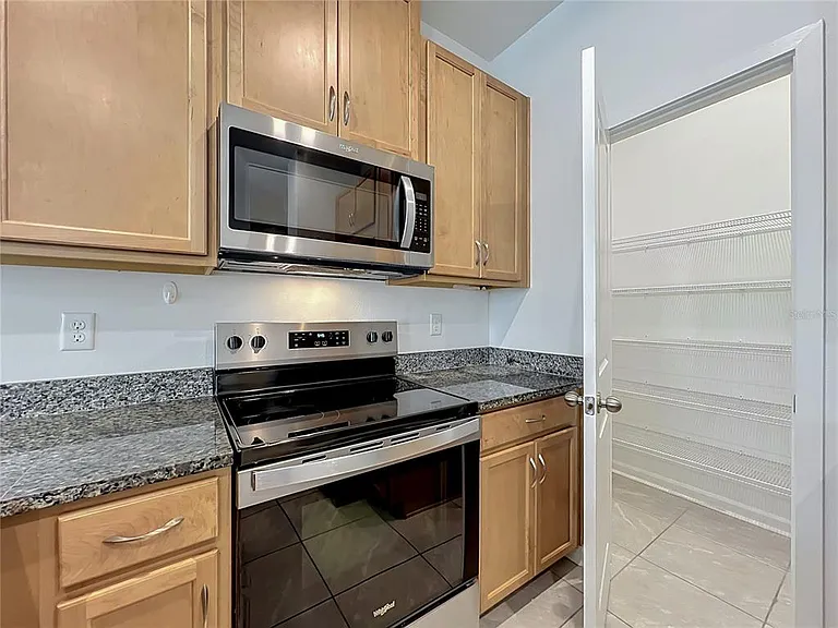 9848 Walkway Dr — Photo 12