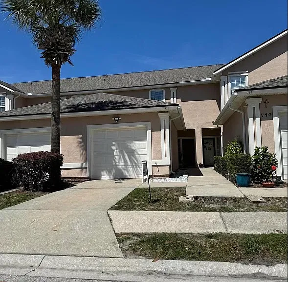 712 Middle Branch Way — Photo 1