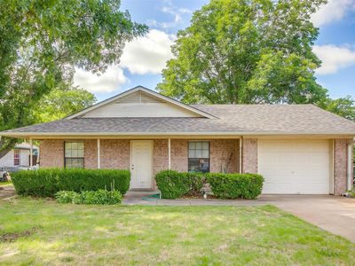 1834 Melinda Myrl Dr, Sanger, TX, 76266