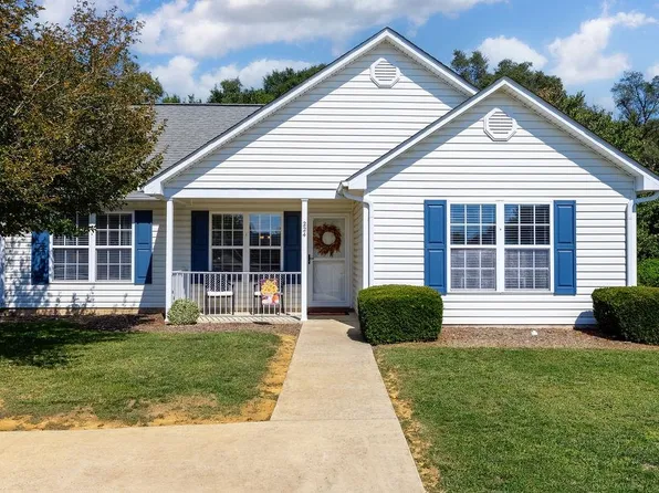 224 Inglecress Rd, Waynesboro, VA 22980