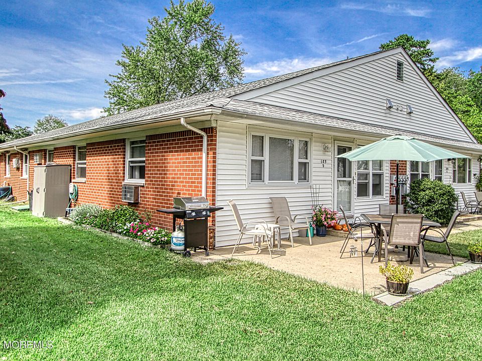 1st image of 185 D Laurel Place