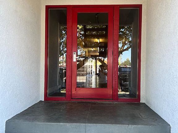 3rd image of 104 N Calaveras St