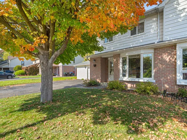 204 Beattie Ave, New Tecumseth, ON L9R 1B9