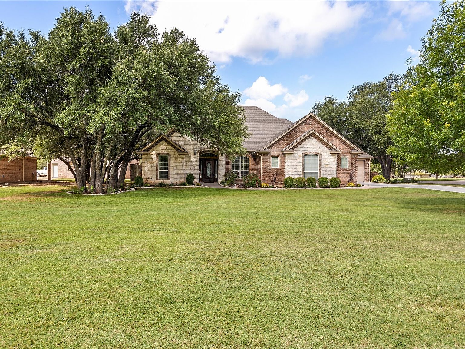 1814 Bentwater Pkwy, Granbury, TX 76049 MLS 20656365 Zillow