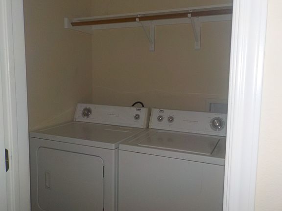 5th image of 2315 Carriage Ln #1