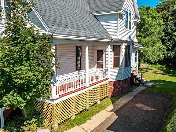 2nd image of 1115 Summit St