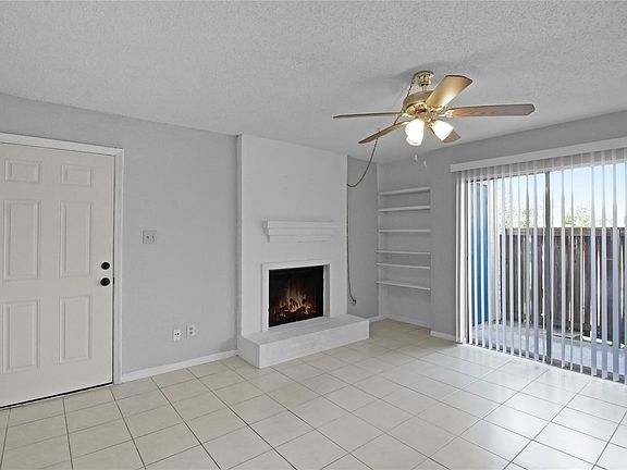 4th image of 3919 Fairmont Pkwy APT 257