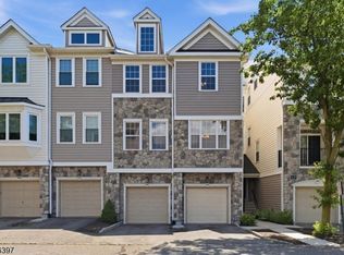 131 Brittany Ct, Clifton City, NJ 07013