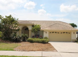 5247 Halstead Ln, Zephyrhills, FL 33541