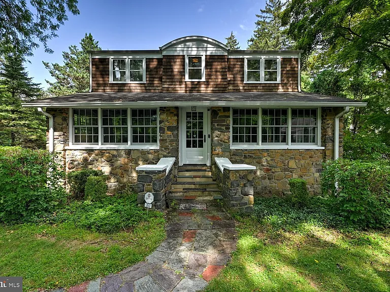 353 Cherry Hill Rd — Photo 1