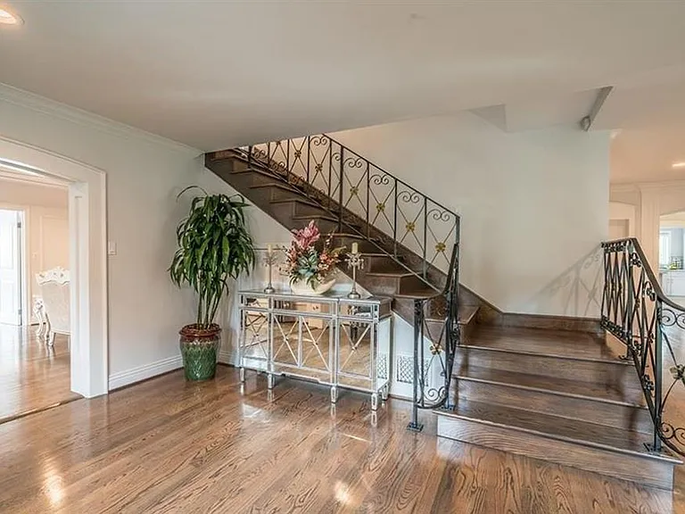 555 Sierra Madre Blvd — Photo 6