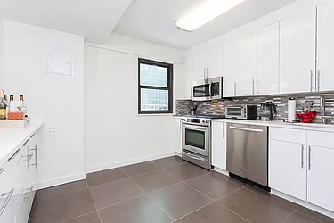Rented by Manhattan Apartment Organization
