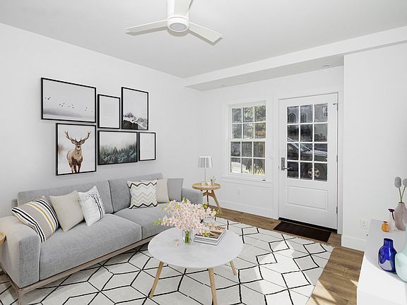 2nd image of 3560 Divisadero St APT A