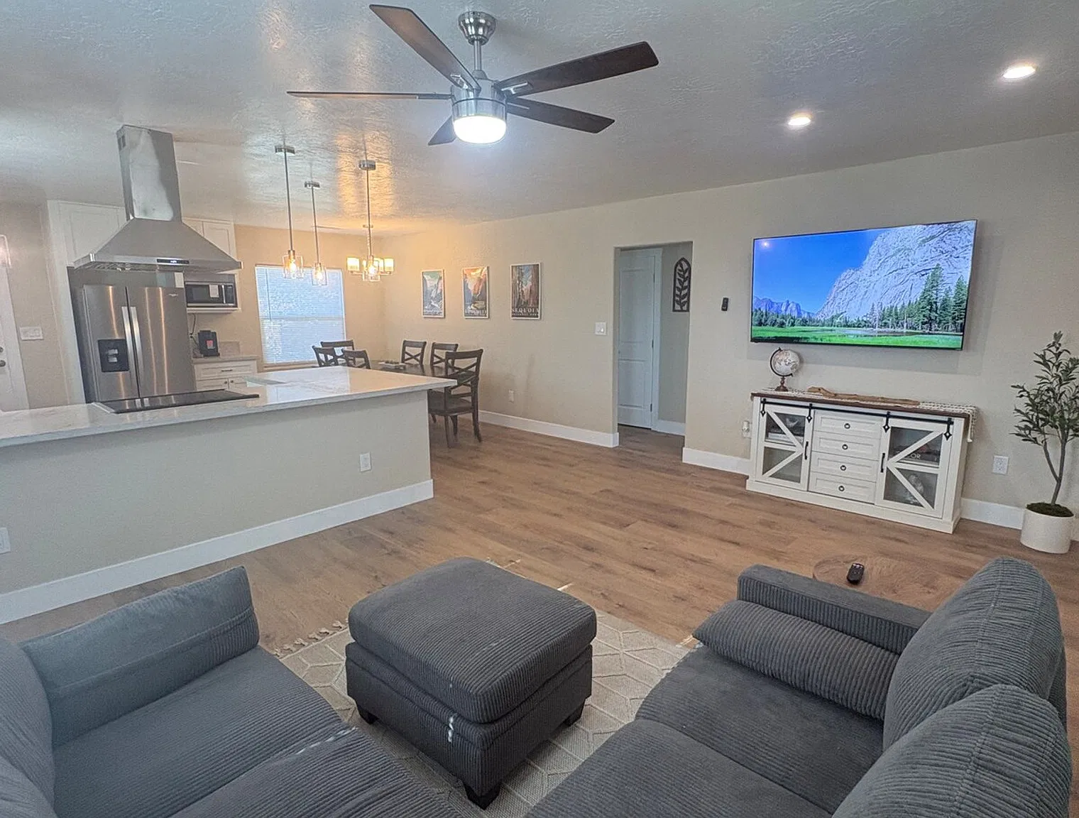 3 bed, 1.0 bath, $5,134 — Photo 1