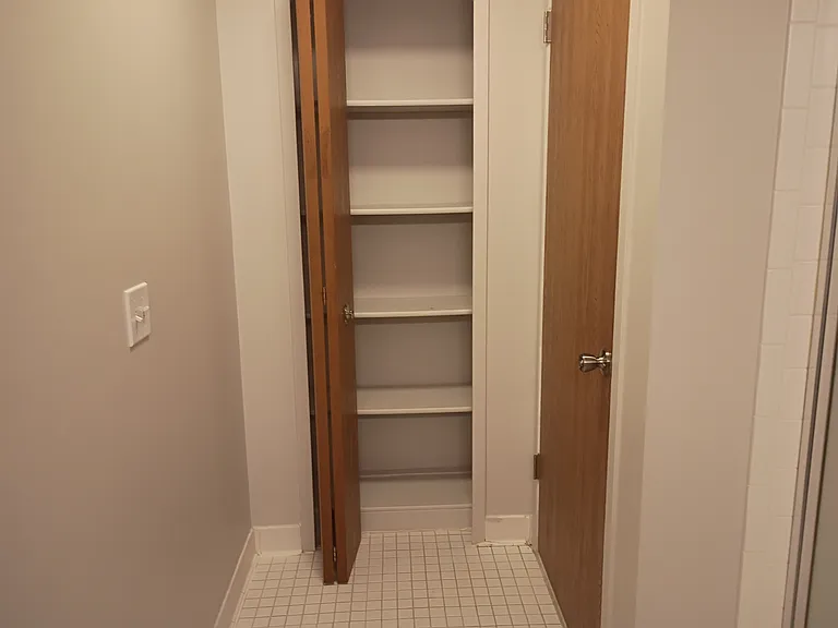 Prentiss Pointe Apartments — Photo 172