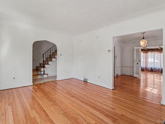 4th image of 18946 Cherrylawn St